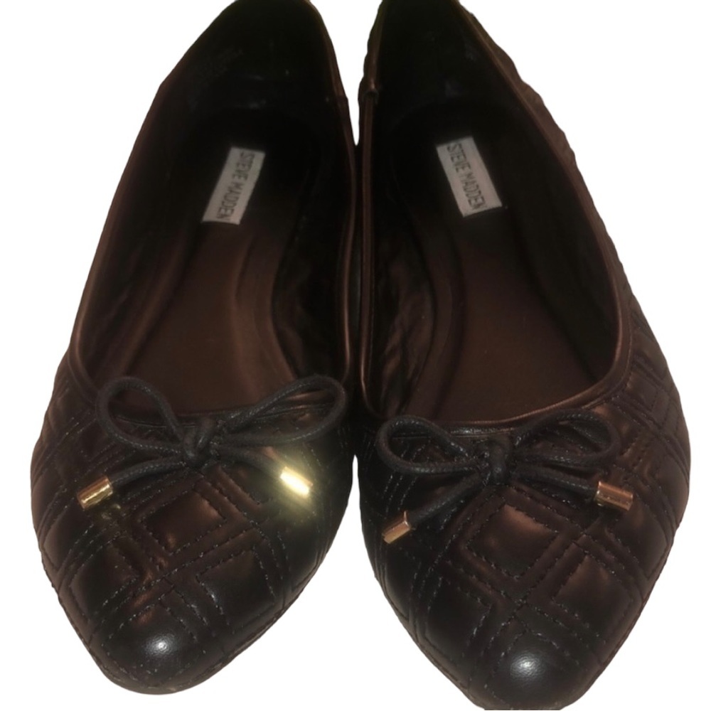 Steve Madden size 10 Black quilted flats vegan leather Classic style